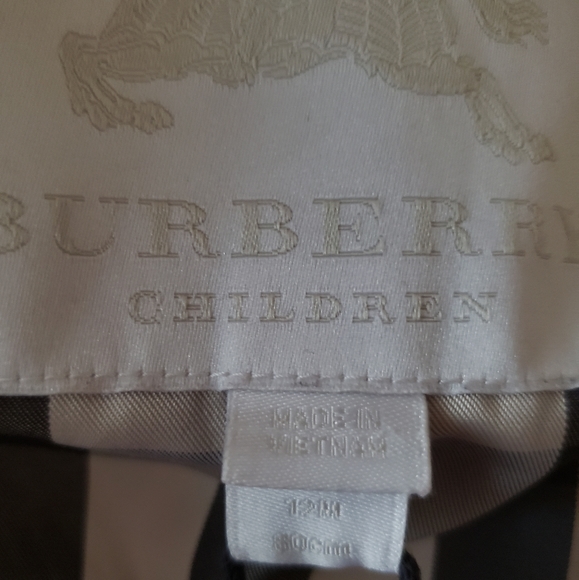 Burberry - Picture 6 of 6